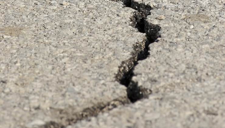 I segni del passaggio di un terremoto sul terreno 