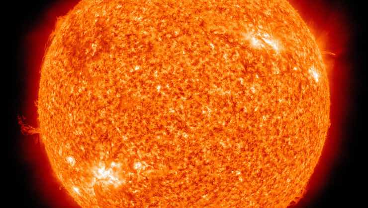 Il sole fotografato da una distanza molto ravvicinata 