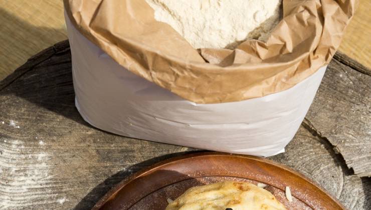 Ingredienti per impasto del pandoro per il cane 